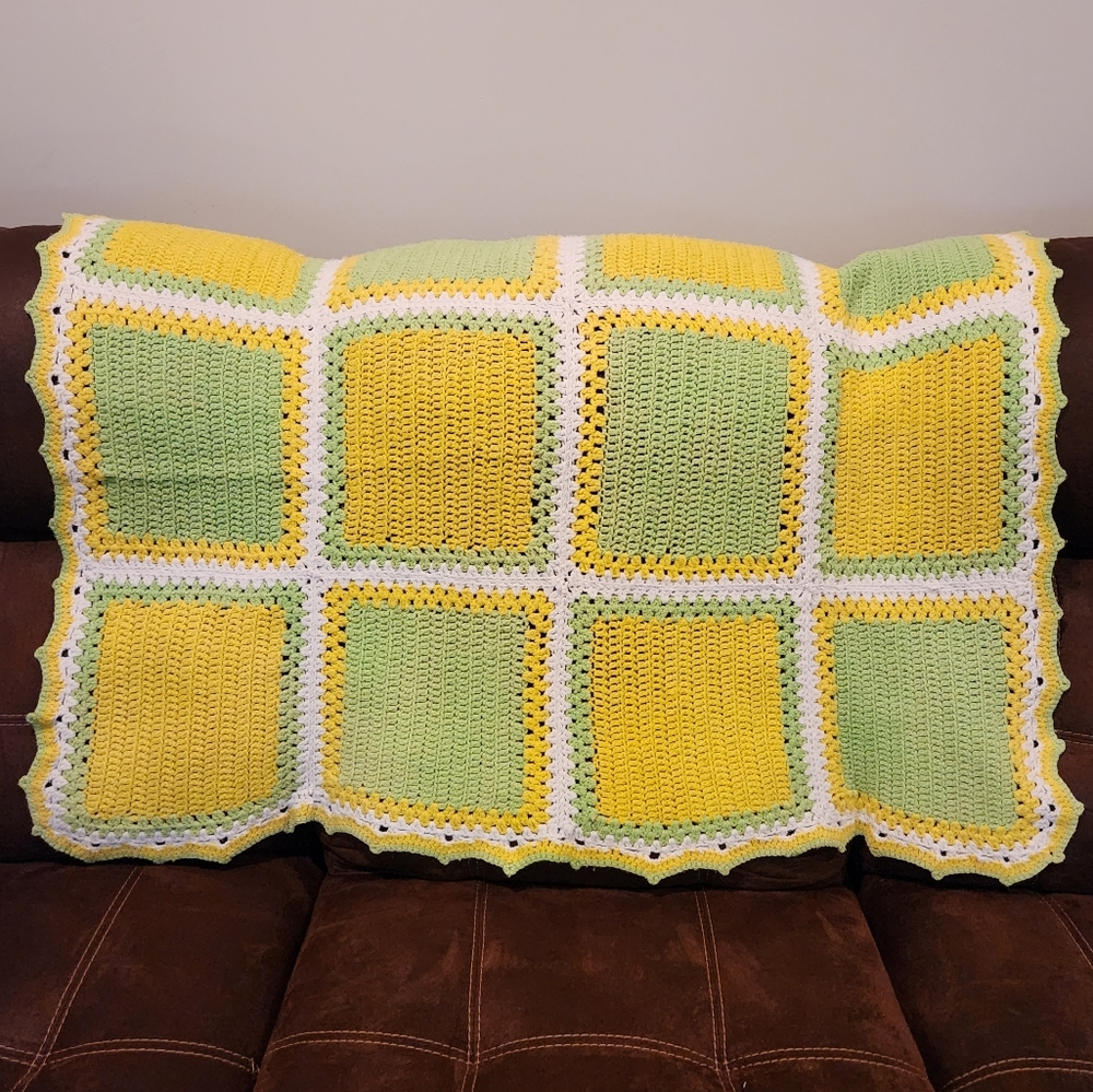 VINTAGE YELLOW AND LIME GREEN AFGHAN